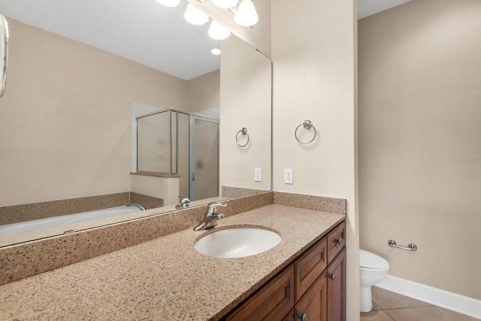 SHELL HARBOR CONDOMI - Residential Lease