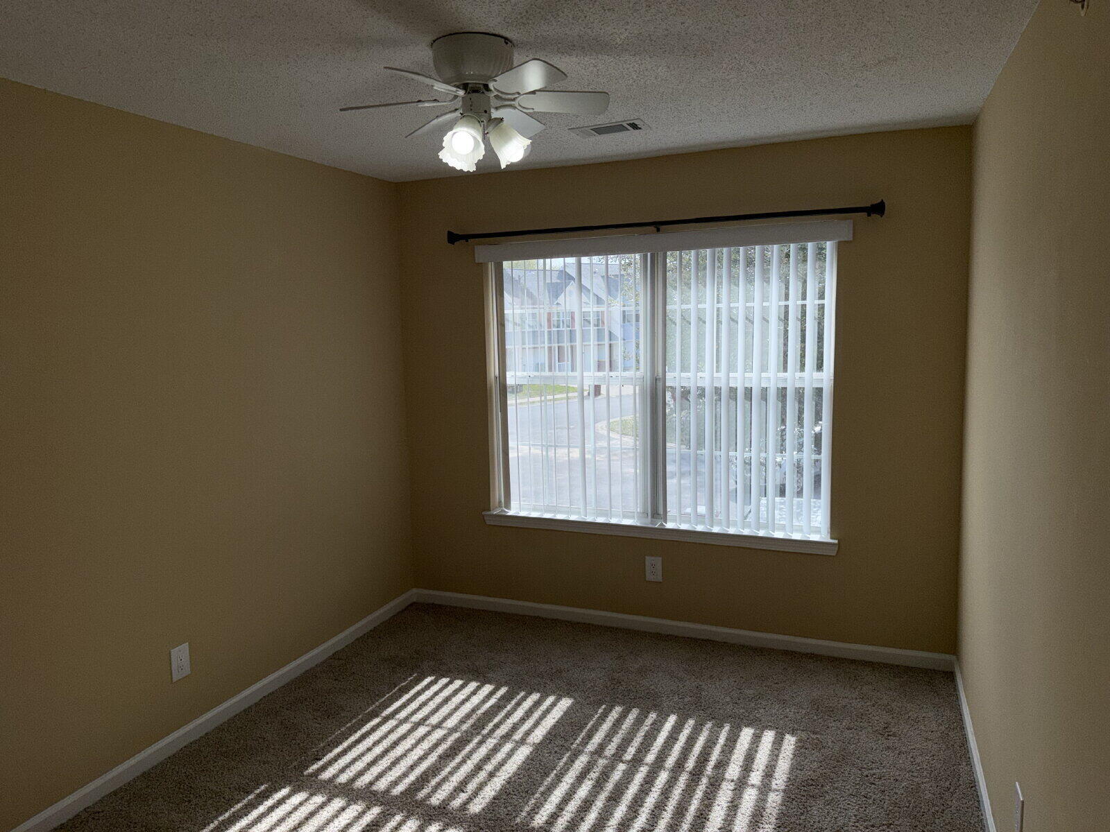 ROLLING PINES - Residential Lease