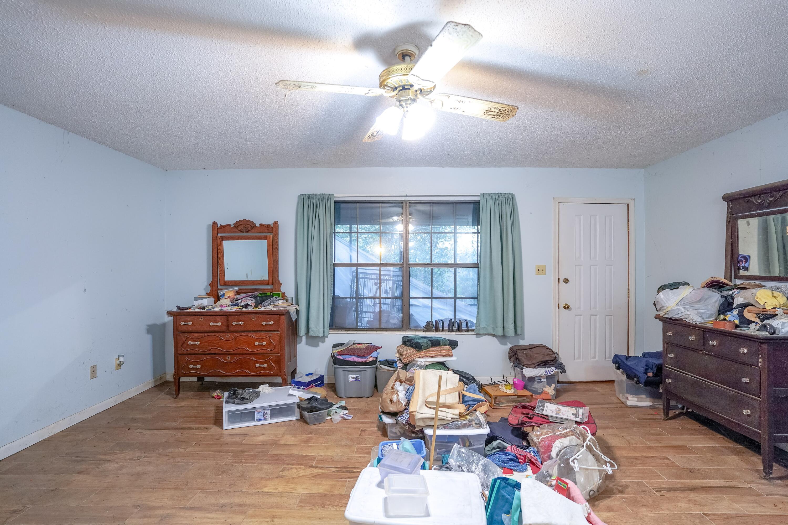 NO RECORDED SUBDIVISION - Residential