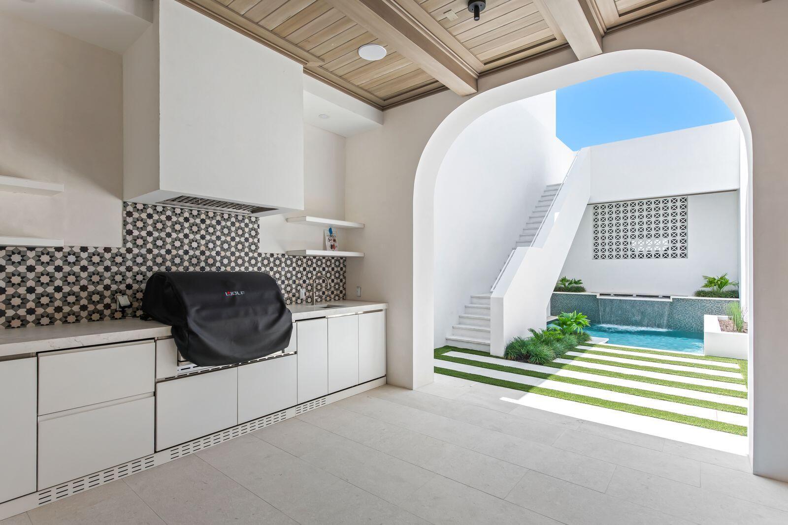 29 N Sea Garden Street
