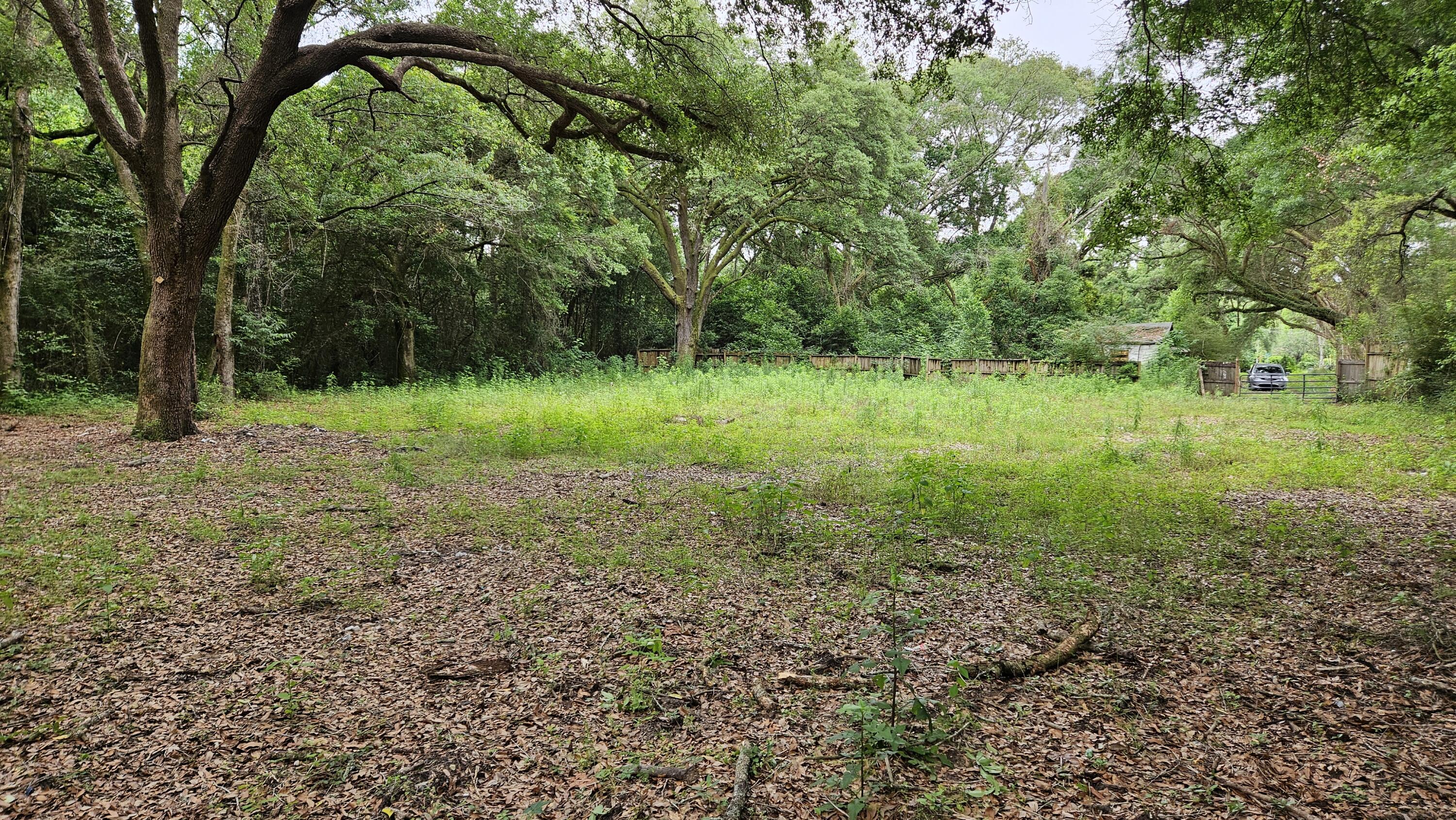 NO RECORDED SUBDIVISION - Land