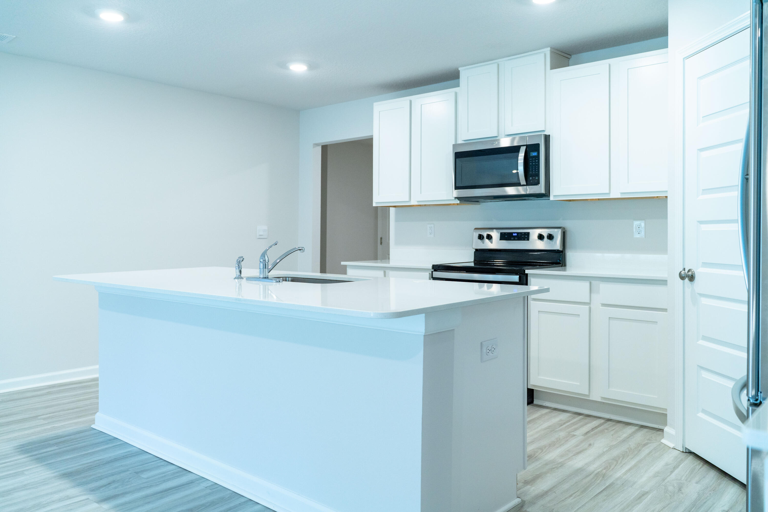 SILVER LAKE VILLAGE - Residential