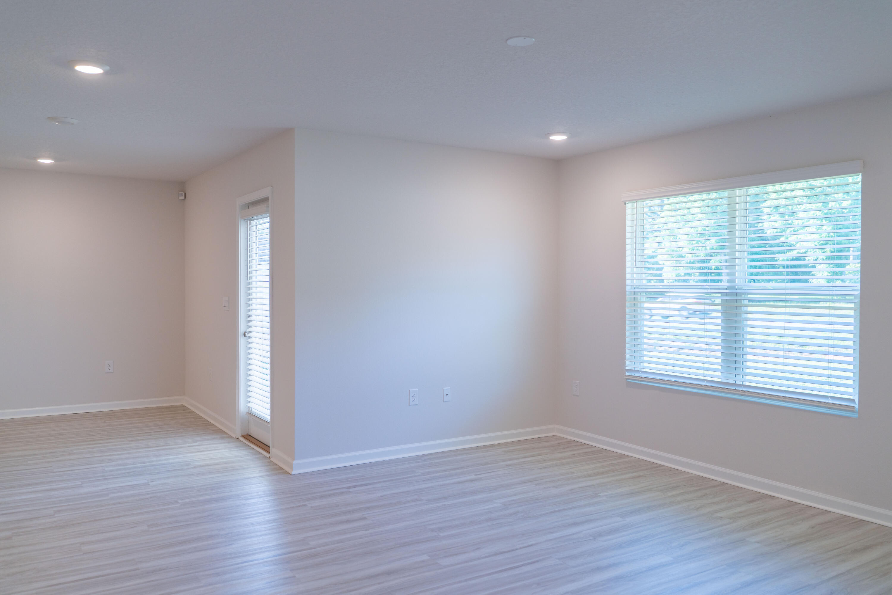 SILVER LAKE VILLAGE - Residential