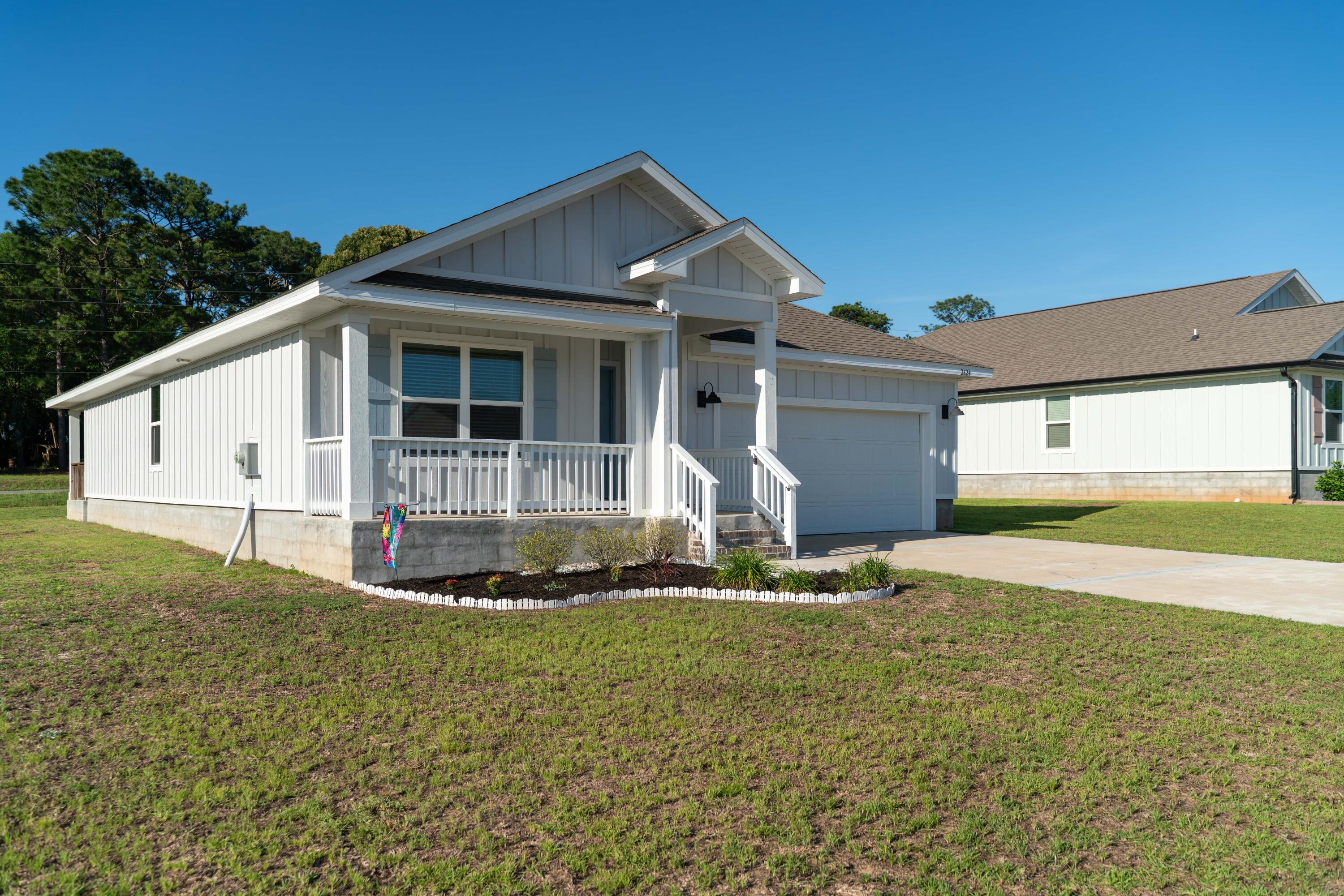 SILVER LAKE VILLAGE - Residential