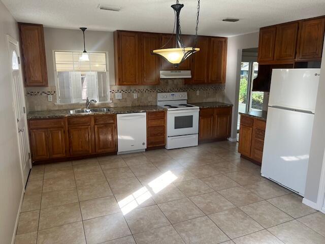 PORT DIXIE - Residential Lease