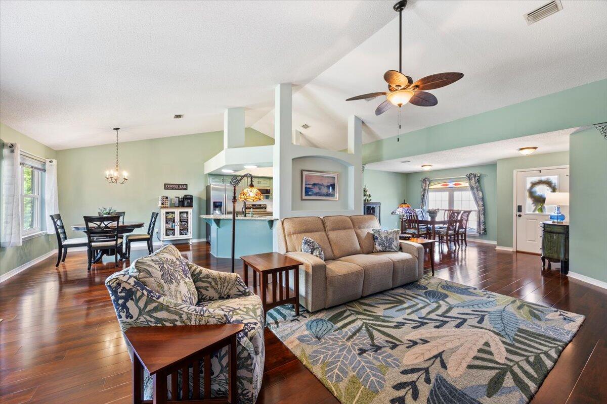 HOLLY BY THE SEA - Residential