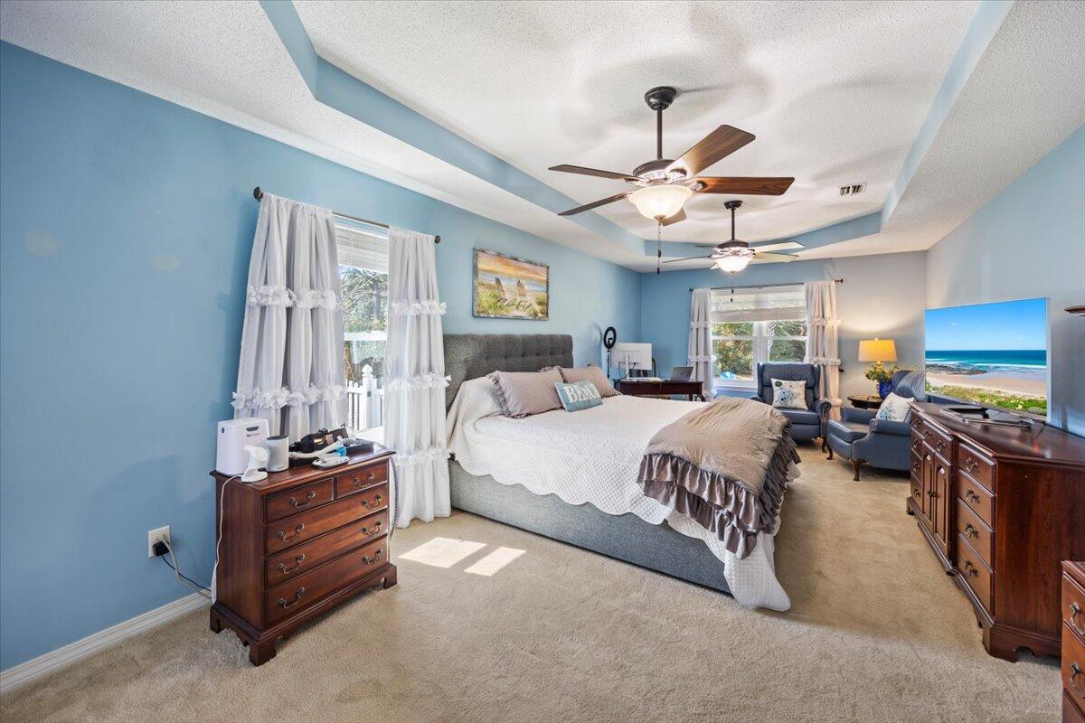 HOLLY BY THE SEA - Residential