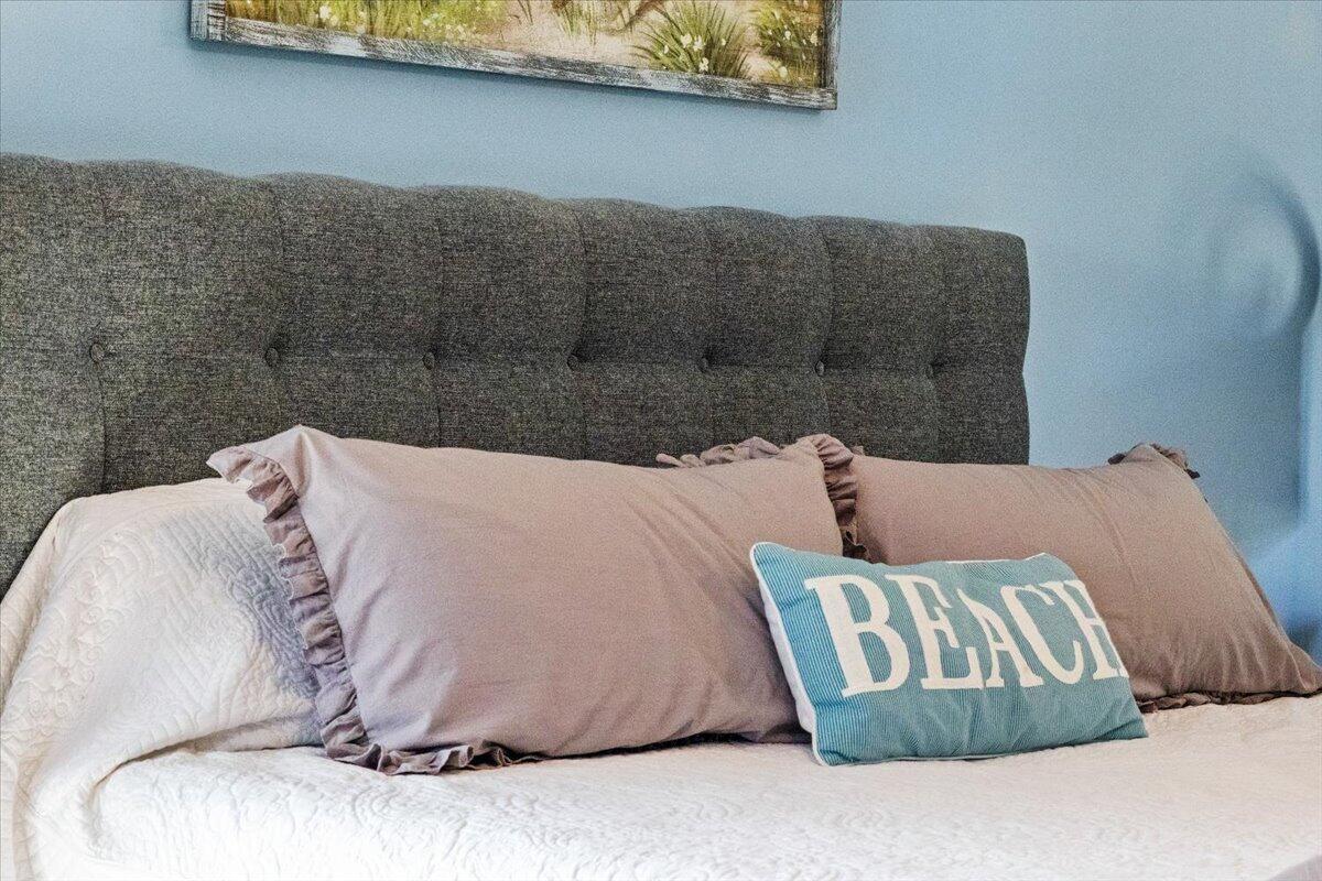 HOLLY BY THE SEA - Residential