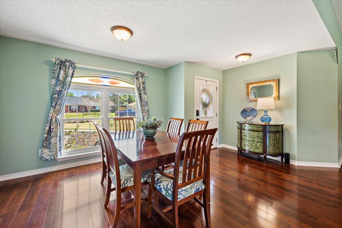 HOLLY BY THE SEA - Residential