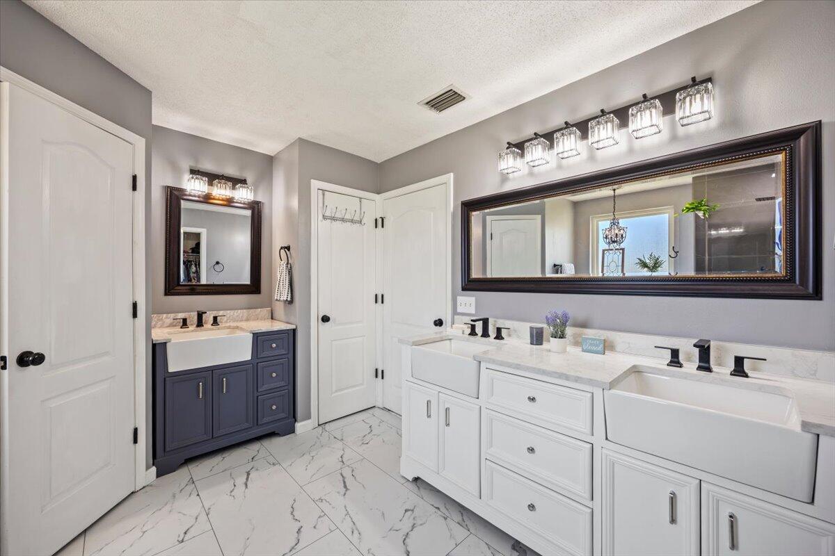 HOLLY BY THE SEA - Residential