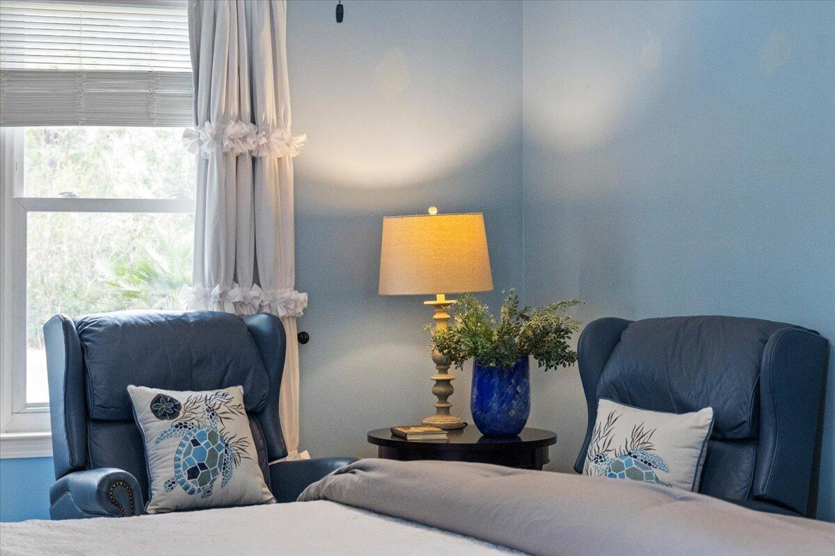 HOLLY BY THE SEA - Residential