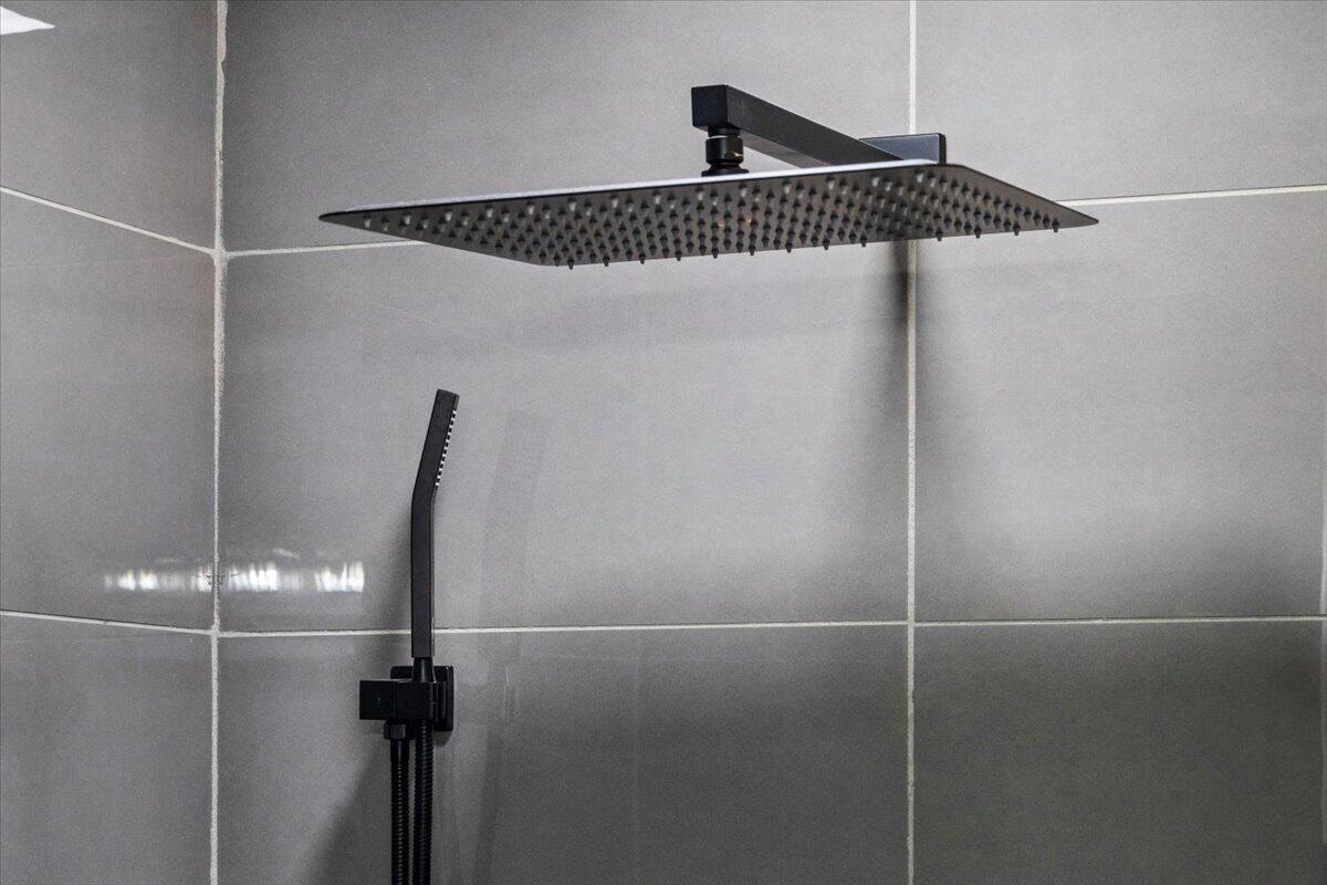 HOLLY BY THE SEA - Residential