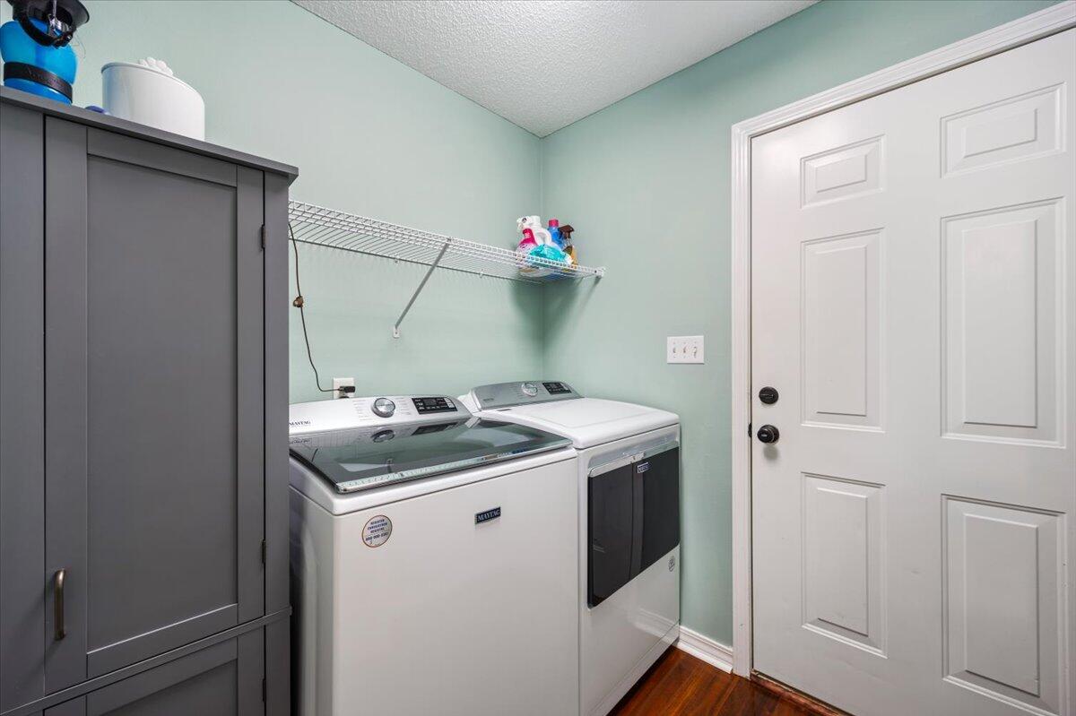 HOLLY BY THE SEA - Residential