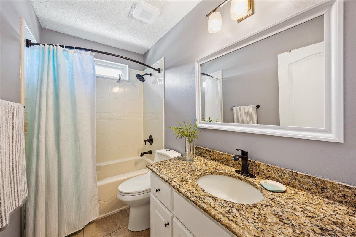 HOLLY BY THE SEA - Residential