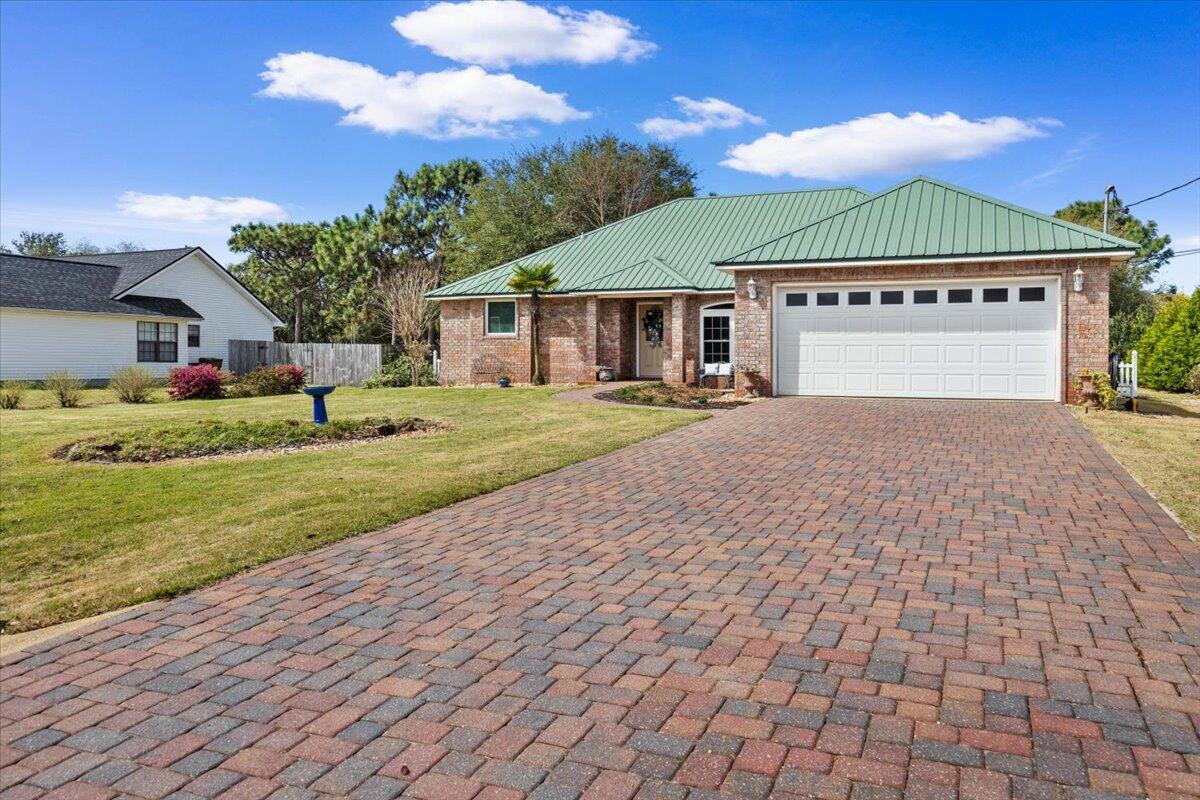 HOLLY BY THE SEA - Residential