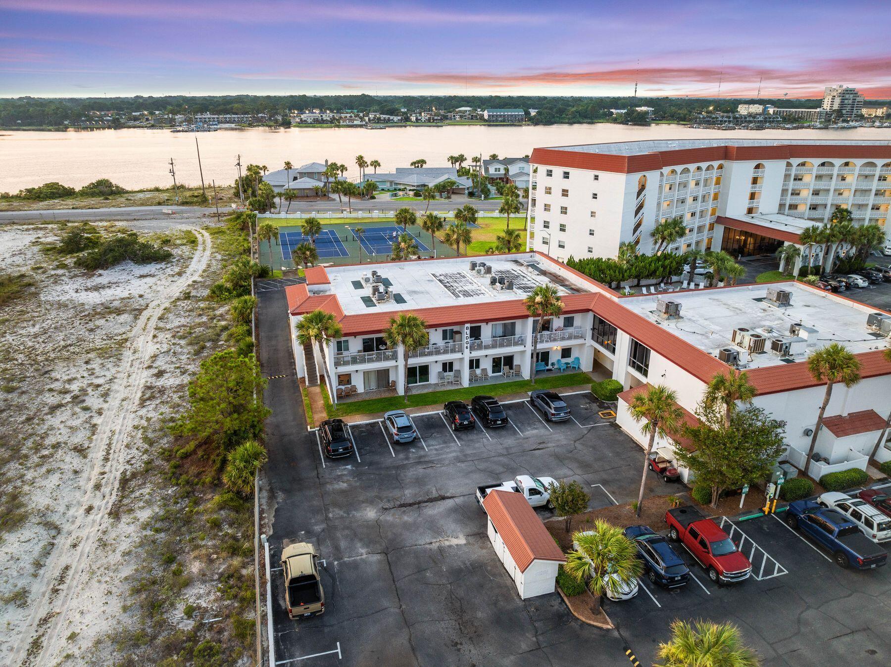EL MATADOR CONDO - Residential
