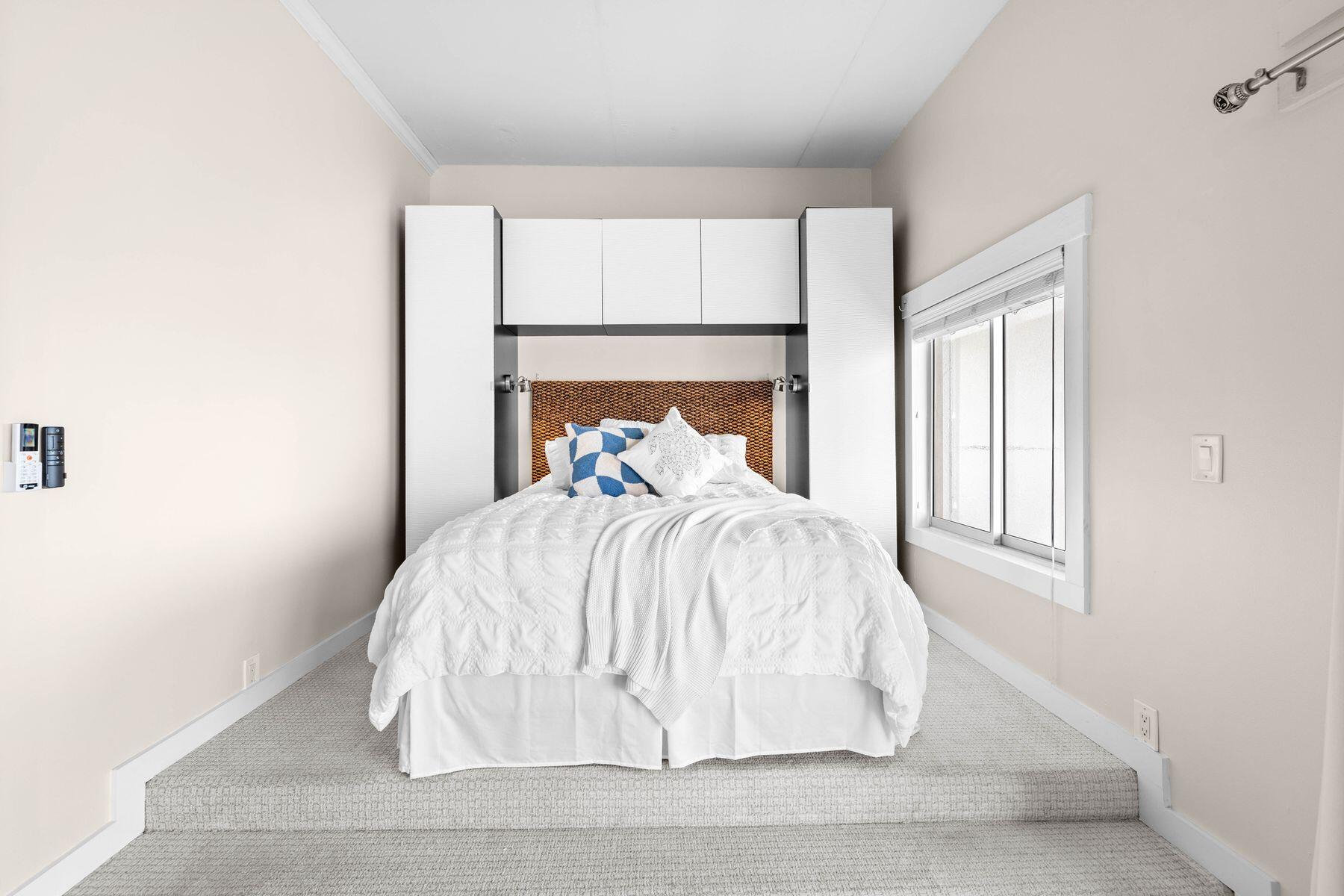 EL MATADOR CONDO - Residential