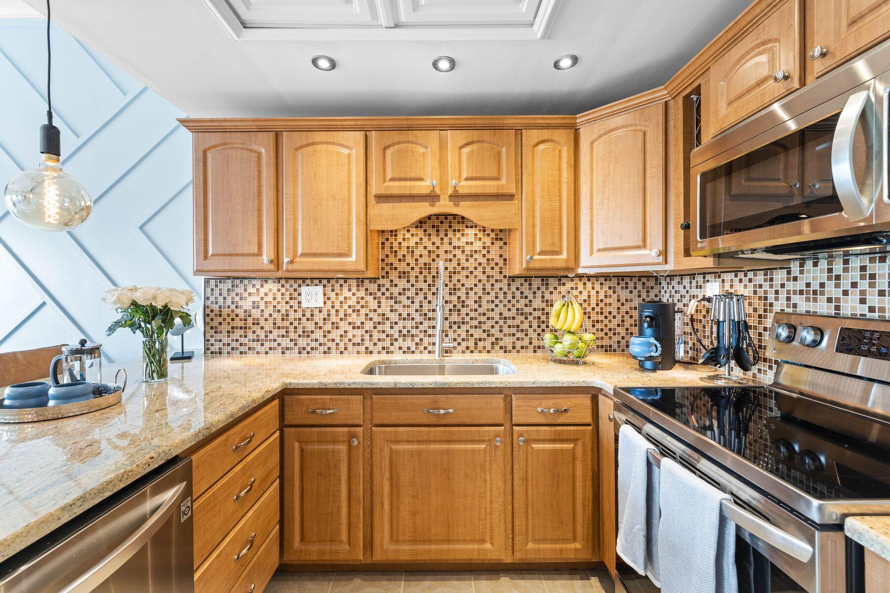 EL MATADOR CONDO - Residential