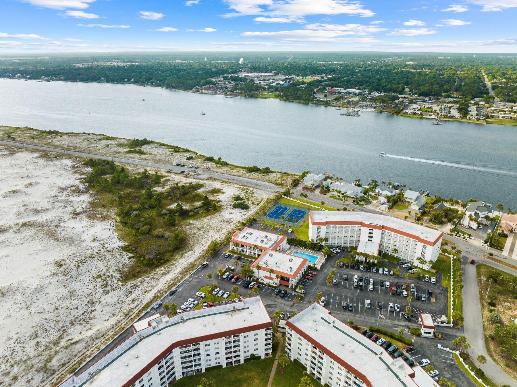 EL MATADOR CONDO - Residential