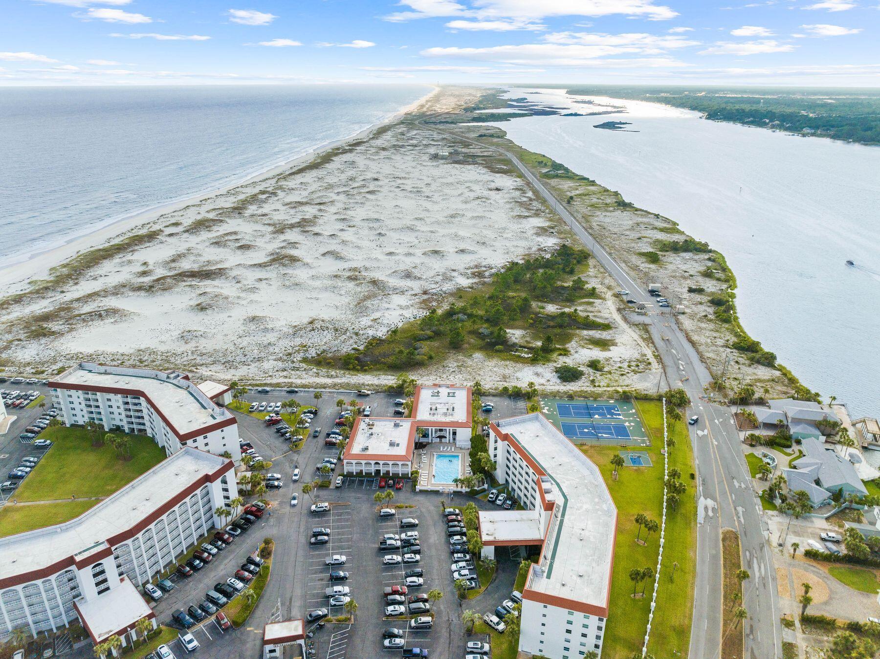 EL MATADOR CONDO - Residential