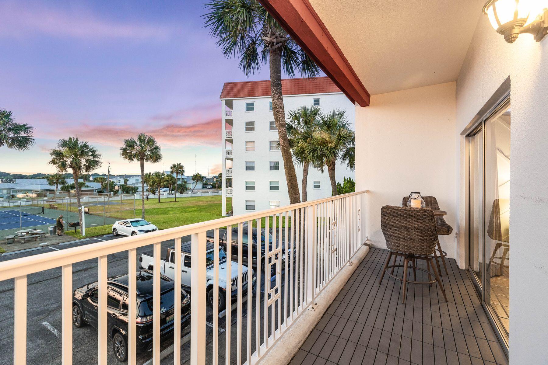 EL MATADOR CONDO - Residential