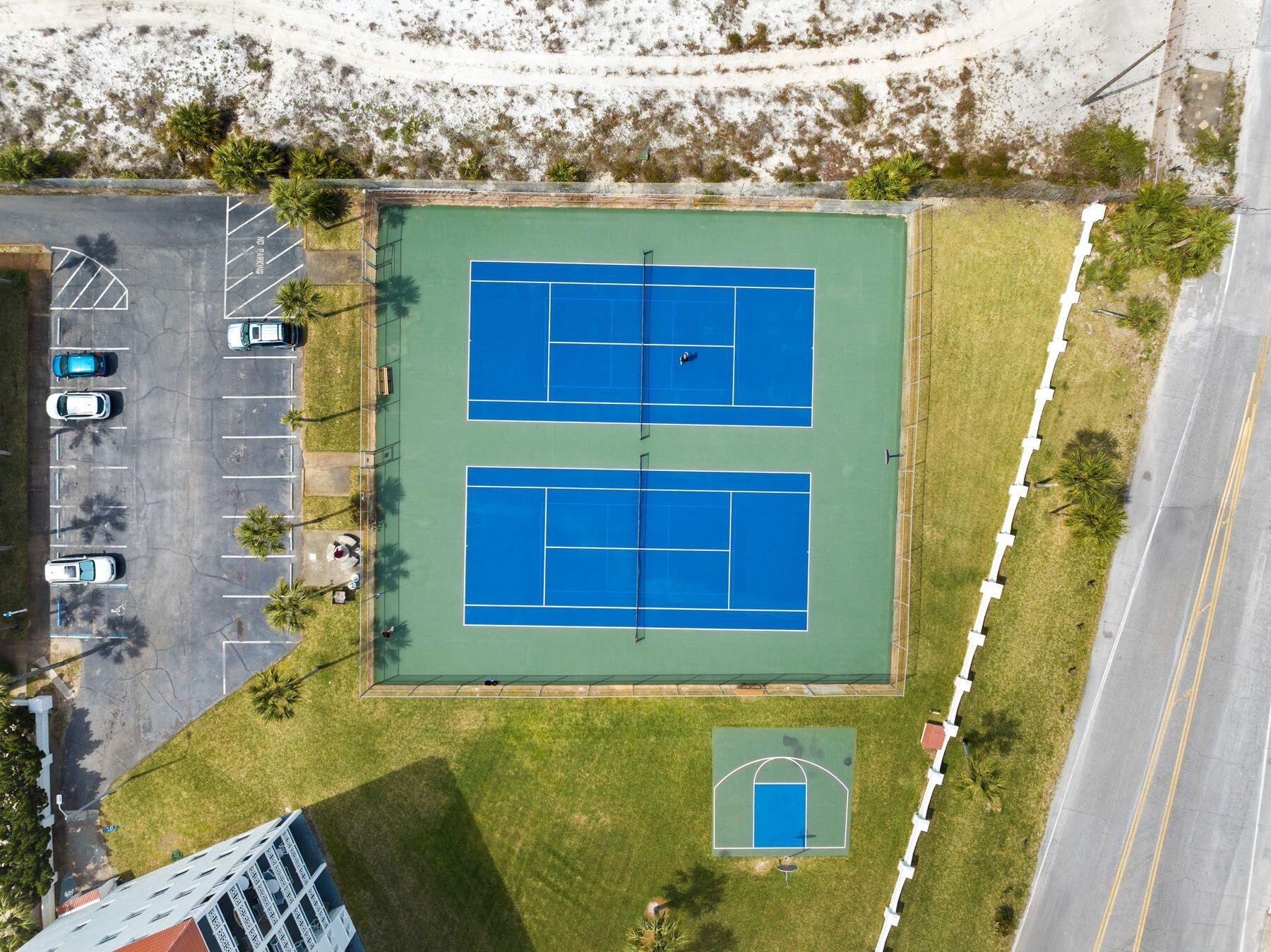 EL MATADOR CONDO - Residential