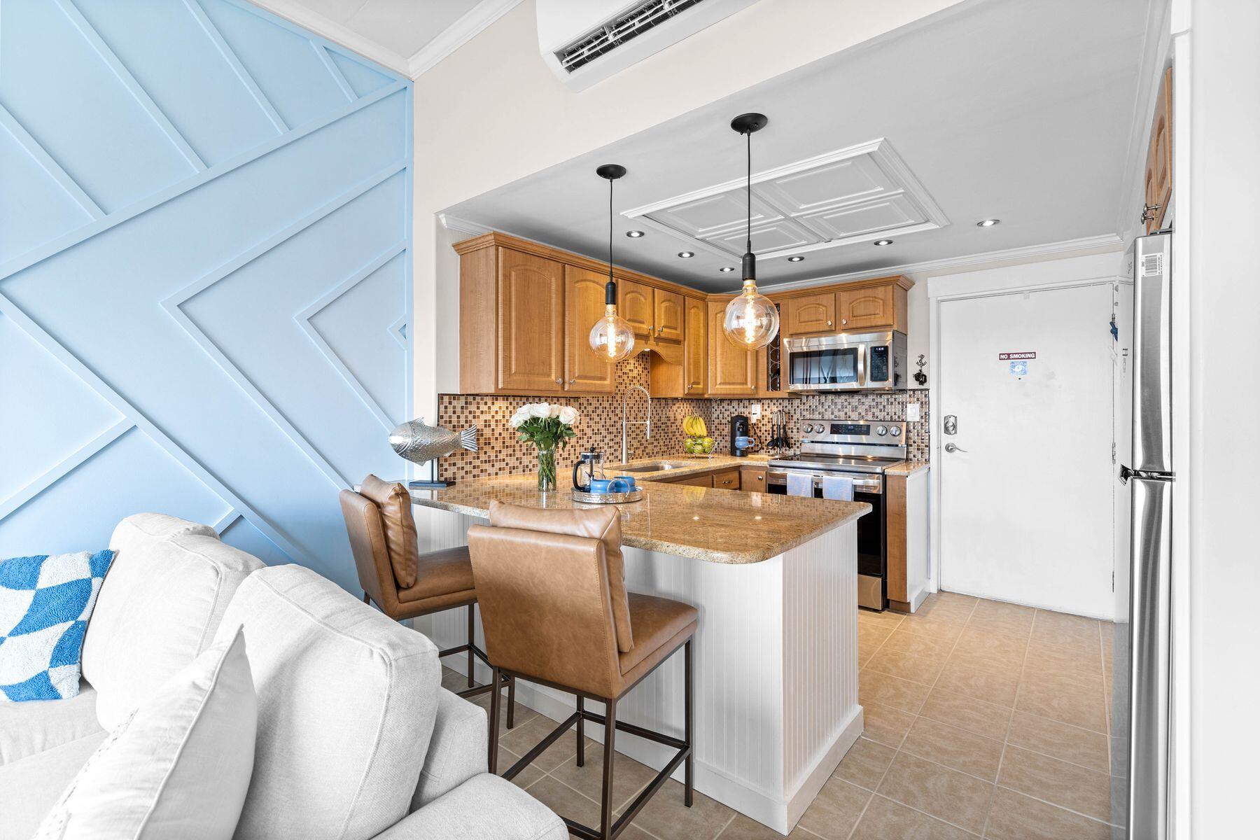 EL MATADOR CONDO - Residential