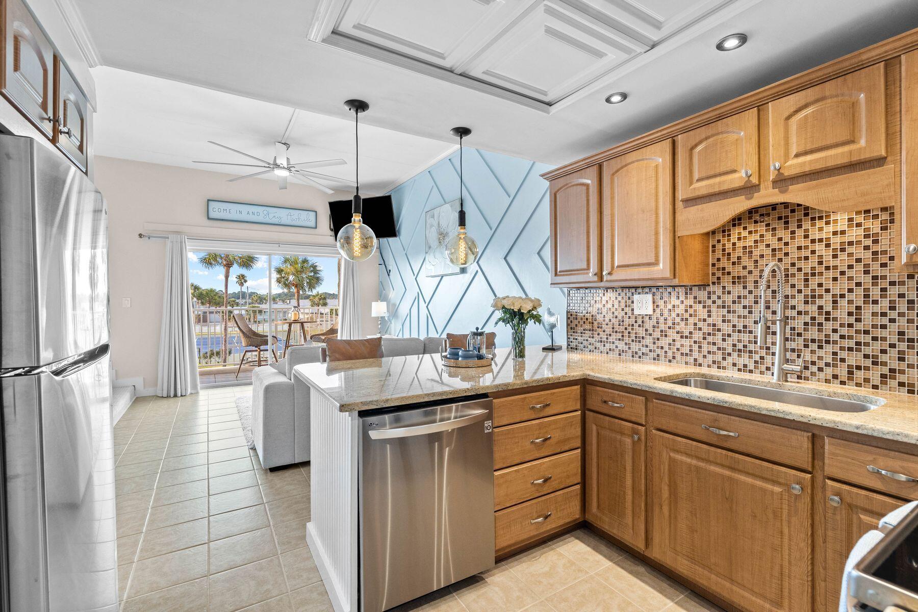 EL MATADOR CONDO - Residential