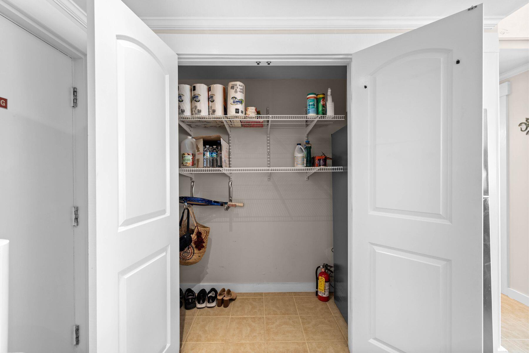 EL MATADOR CONDO - Residential