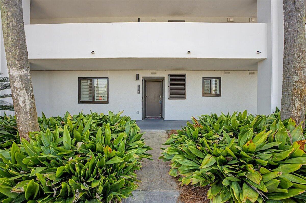 SURF DWELLER CONDO - Residential