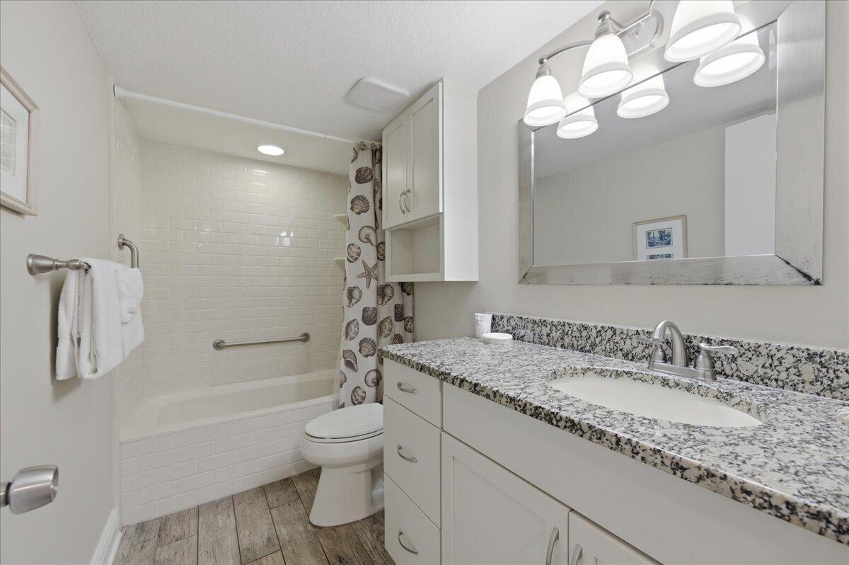 SURF DWELLER CONDO - Residential