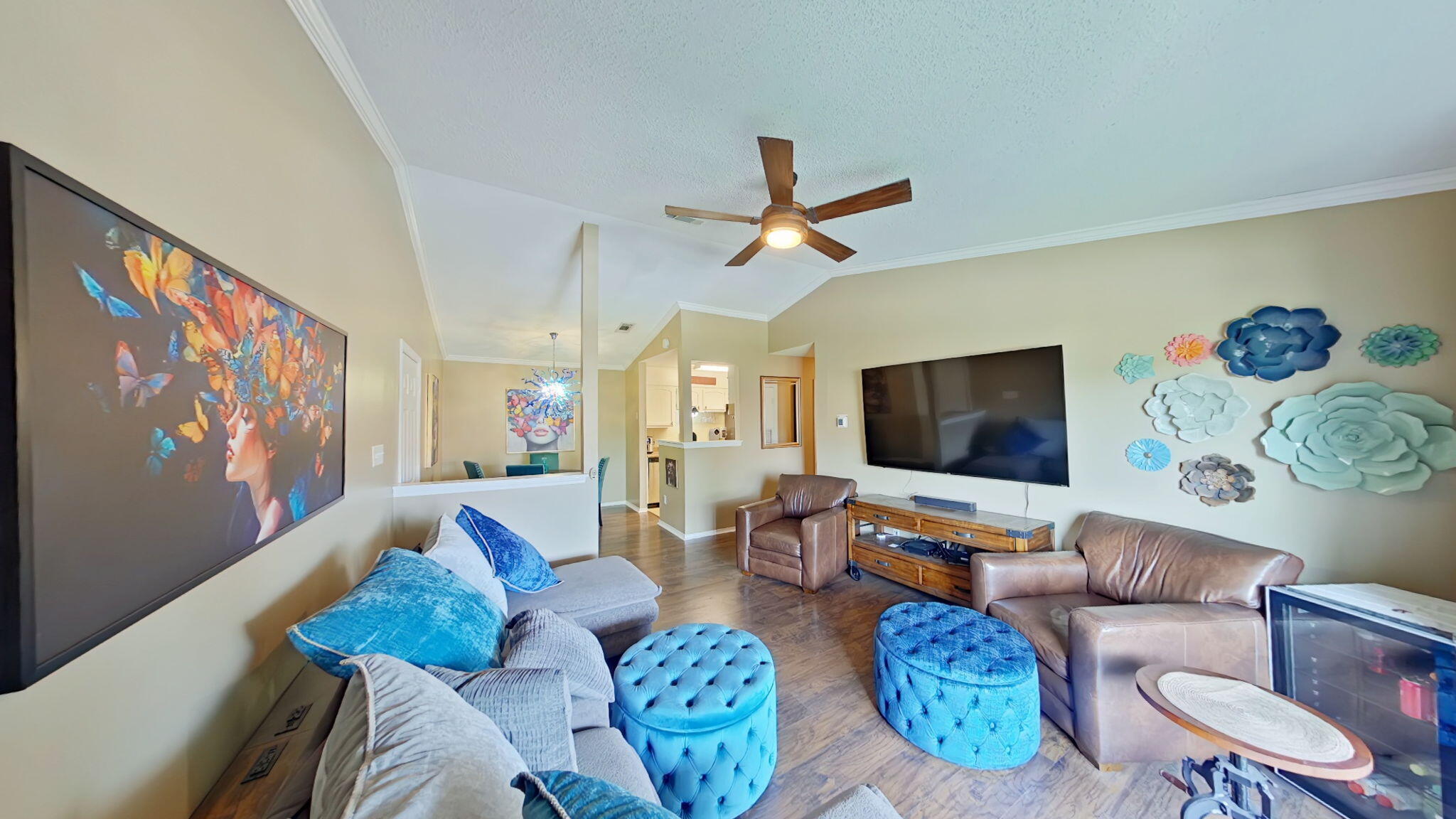 GOLF CLUB CONDO THE - Residential