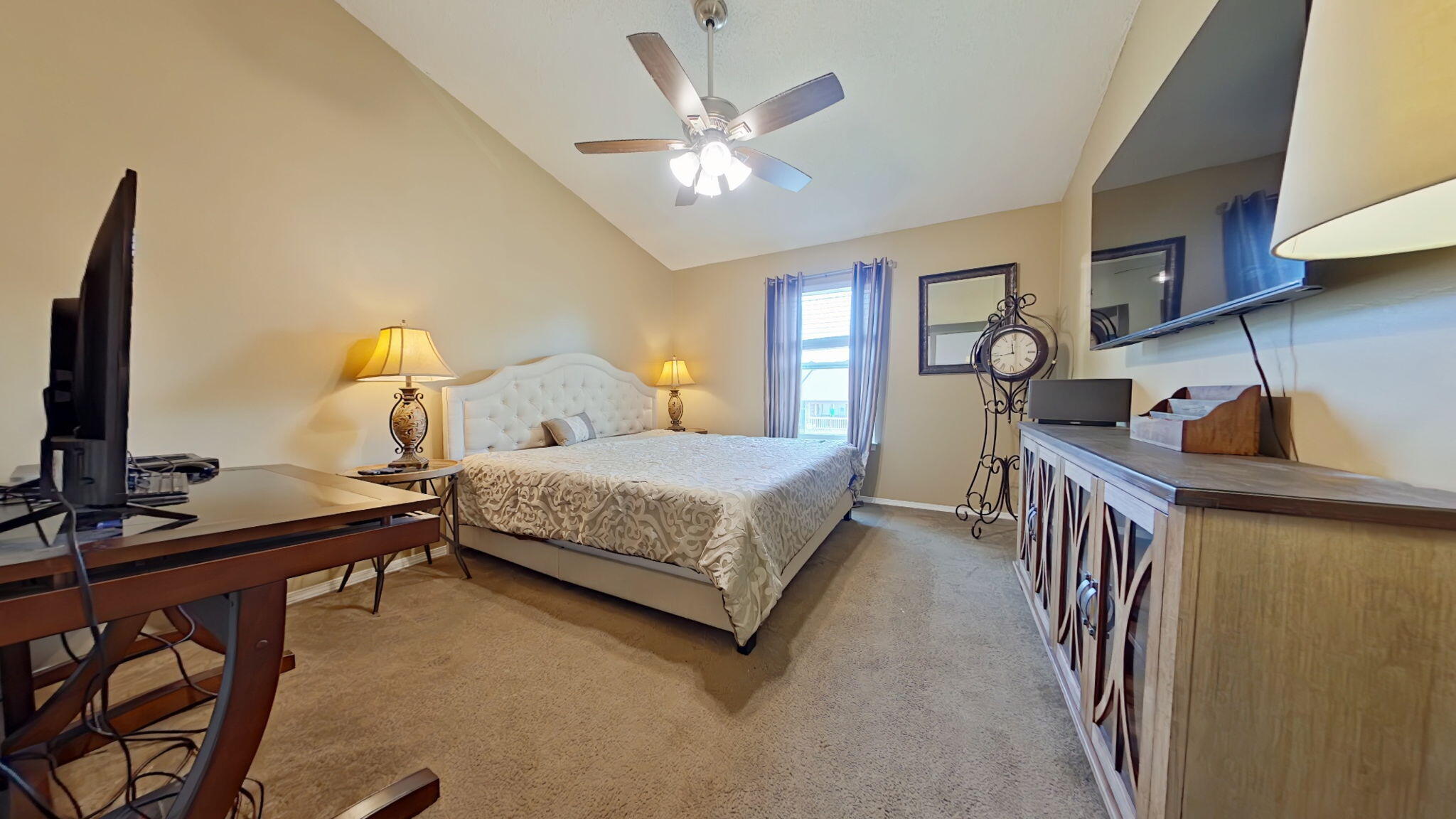 GOLF CLUB CONDO THE - Residential