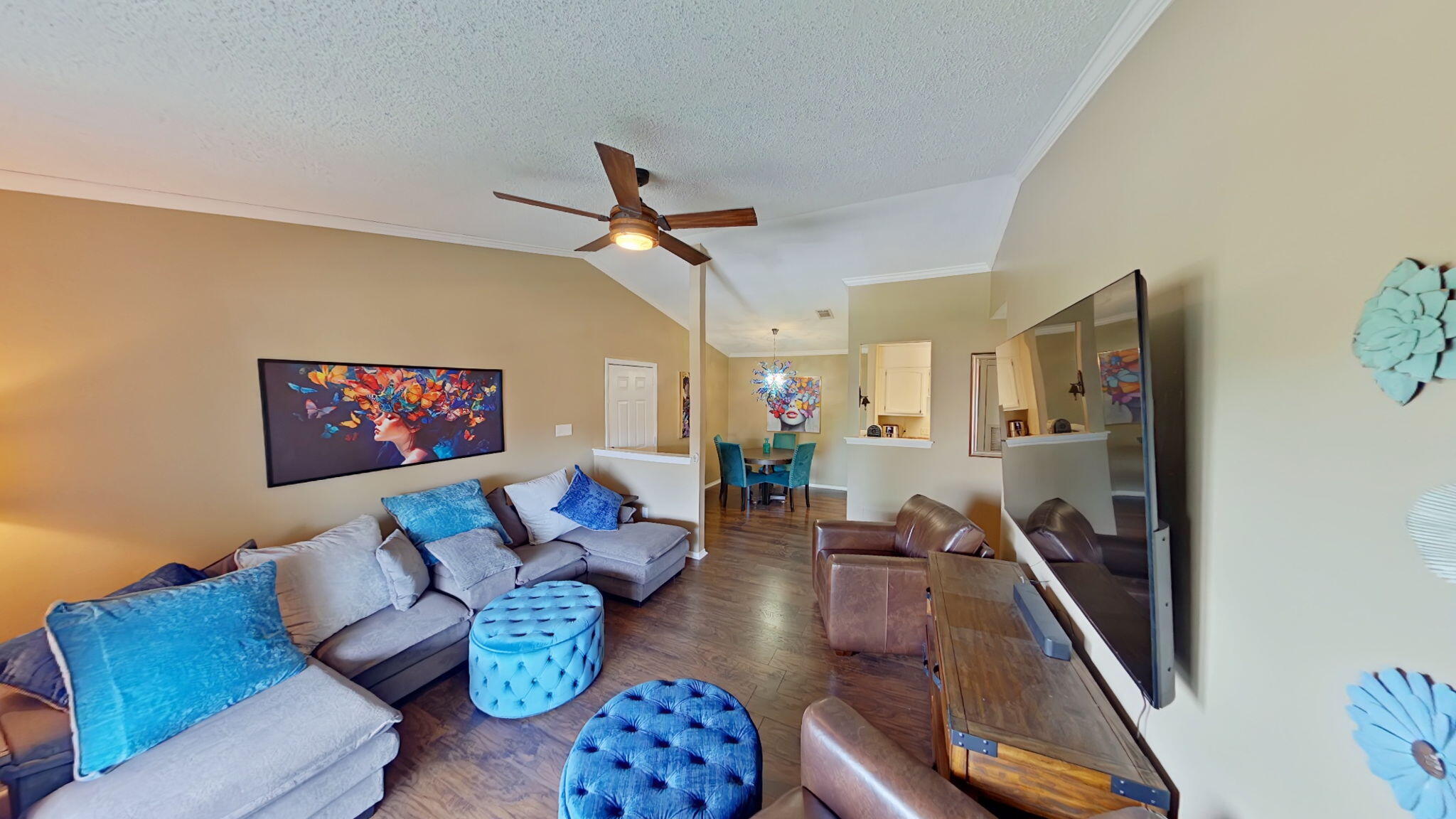 GOLF CLUB CONDO THE - Residential