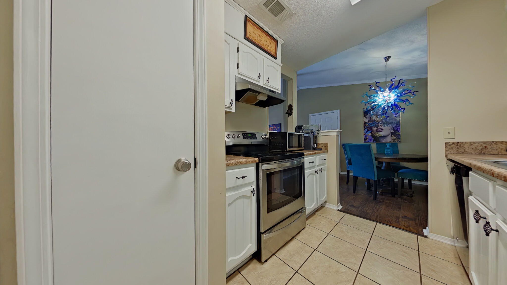 GOLF CLUB CONDO THE - Residential