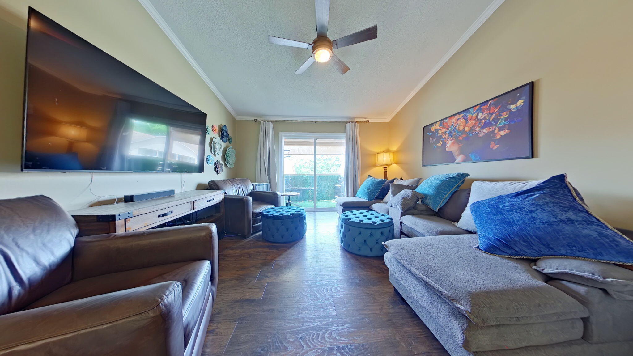 GOLF CLUB CONDO THE - Residential