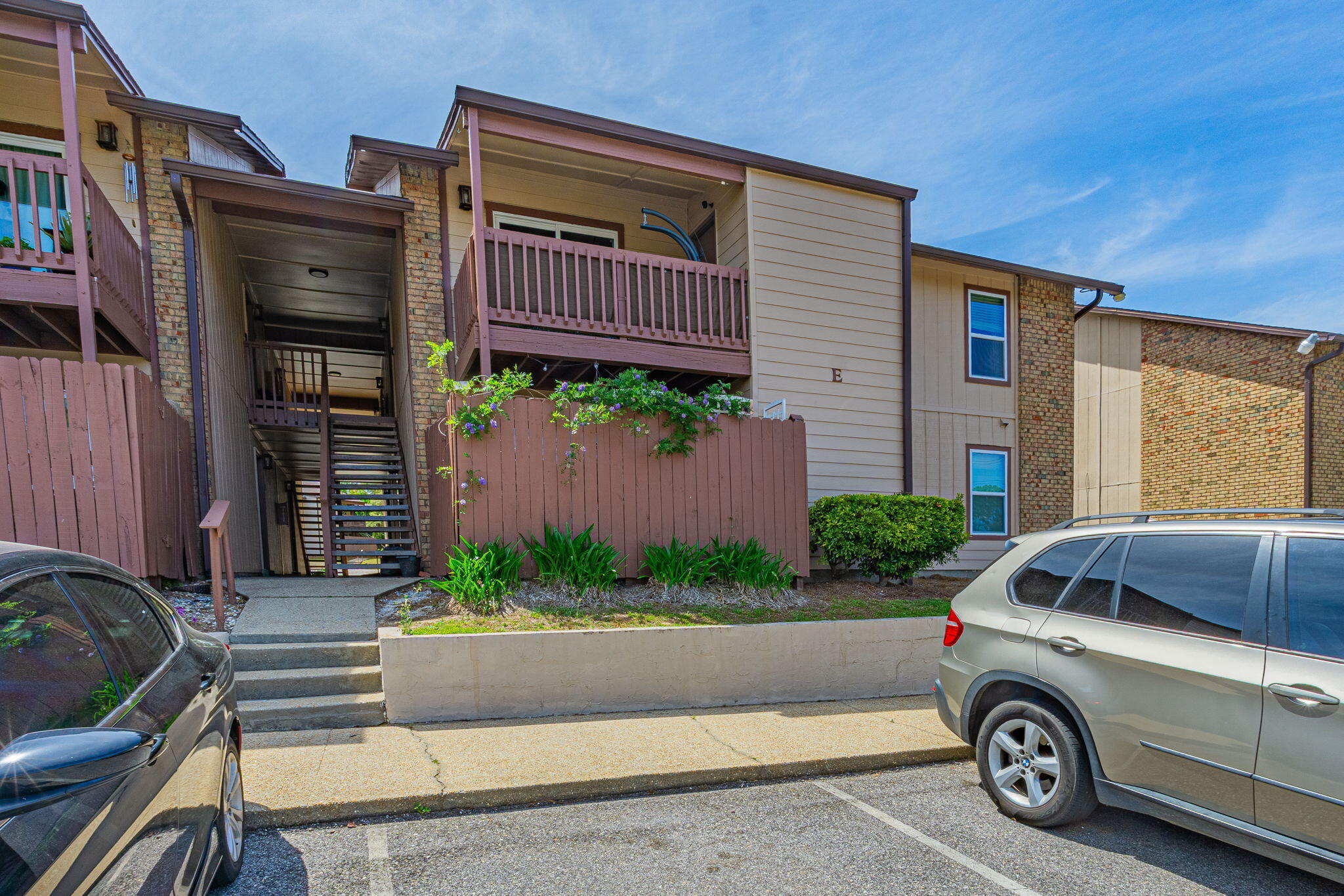 GOLF CLUB CONDO THE - Residential