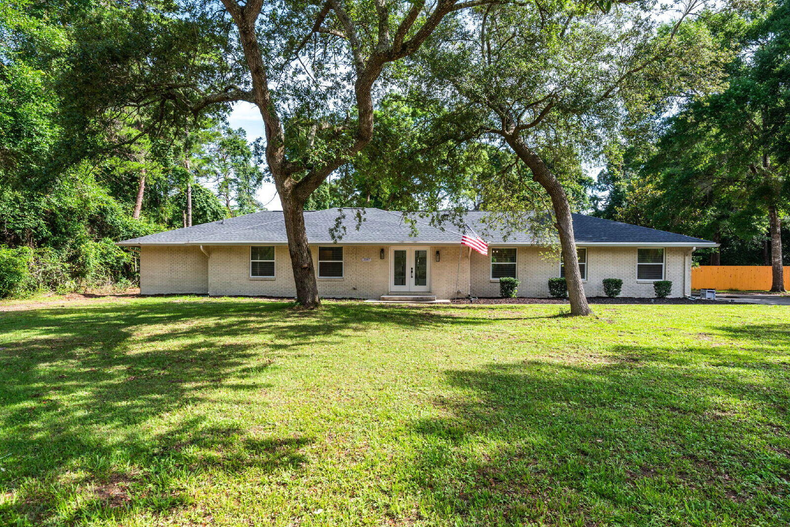 2507 Edgewater Drive