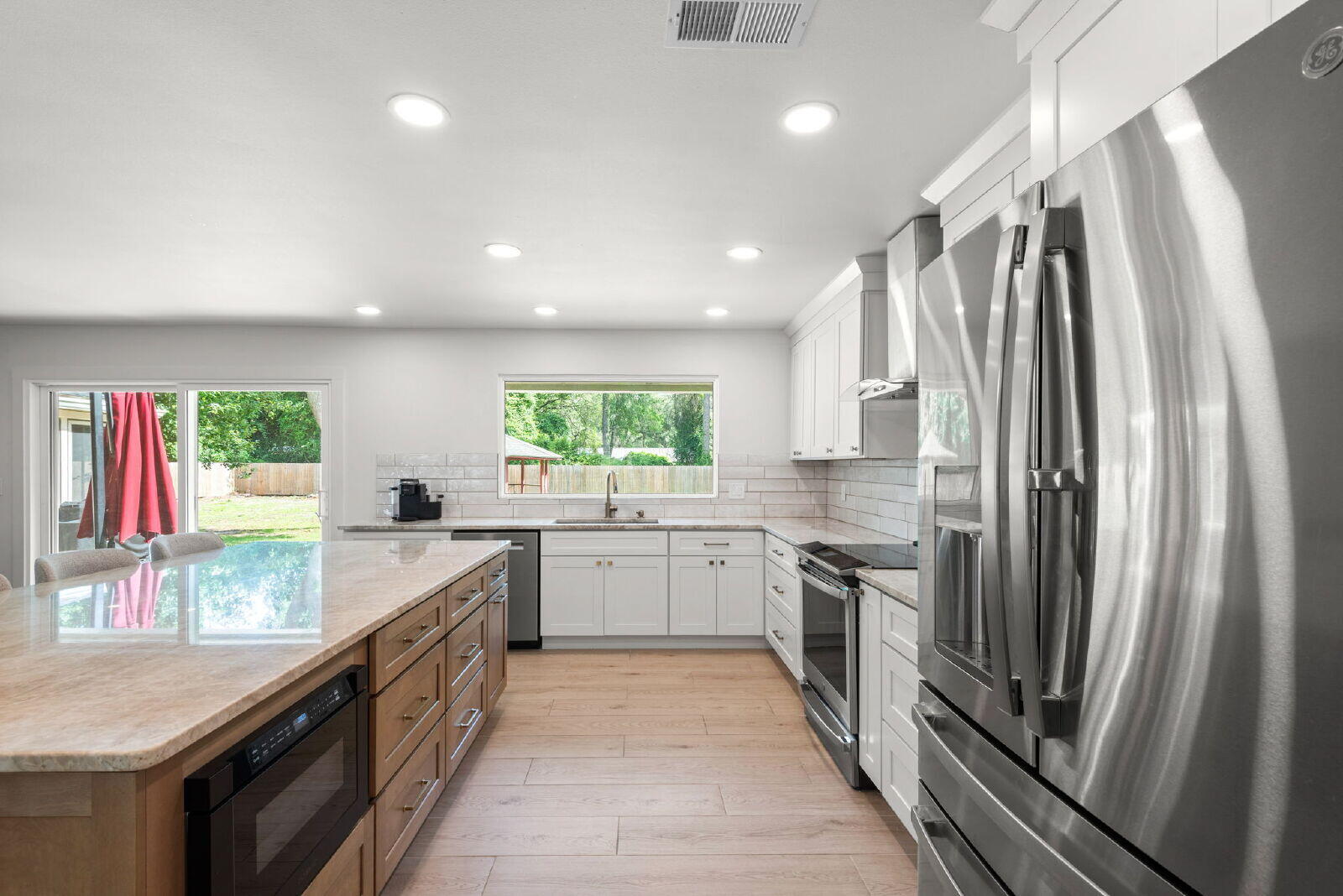 2507 Edgewater Drive