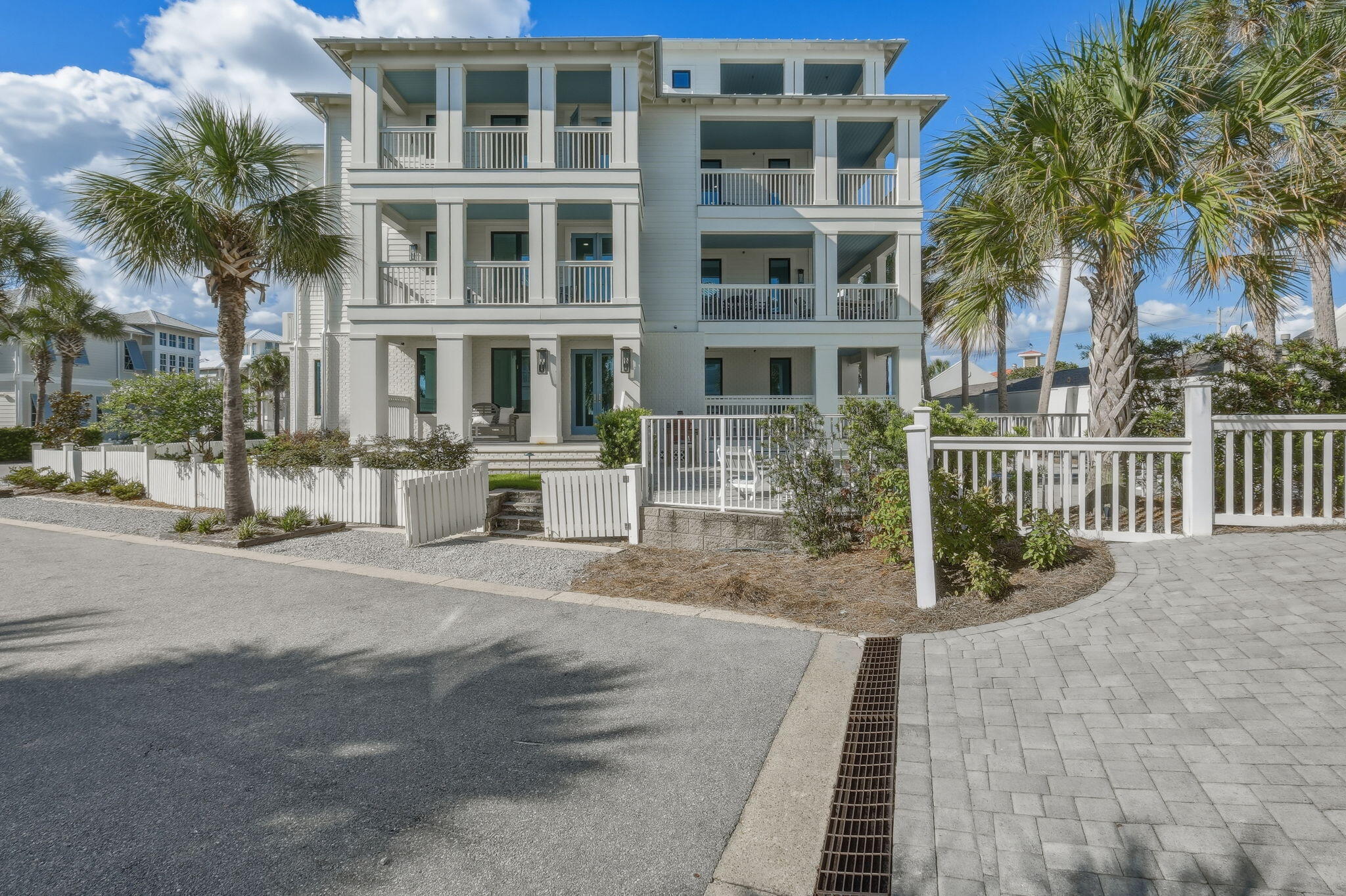 515 Beachside Gardens