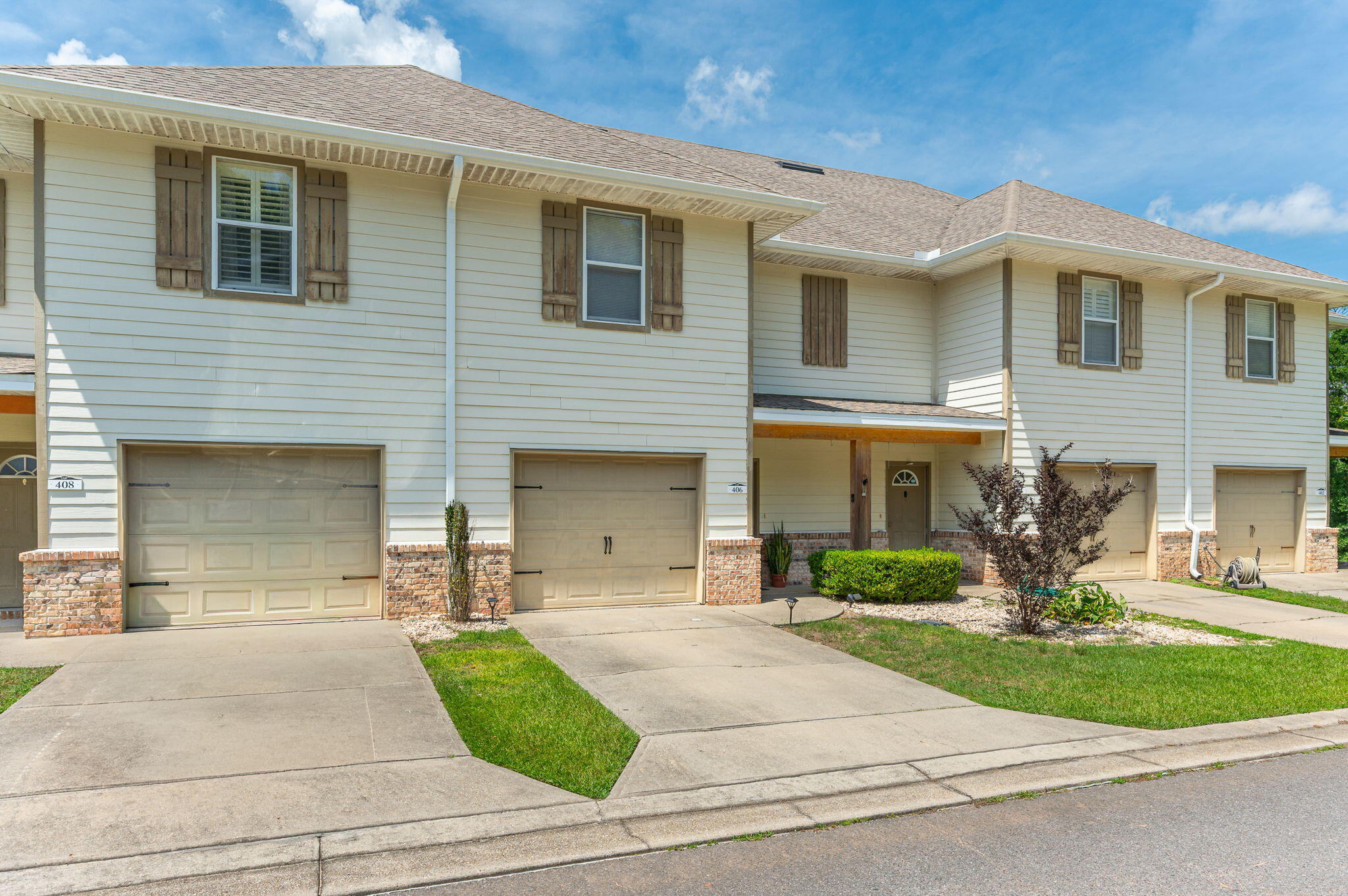 ARBOR LAKE - Residential