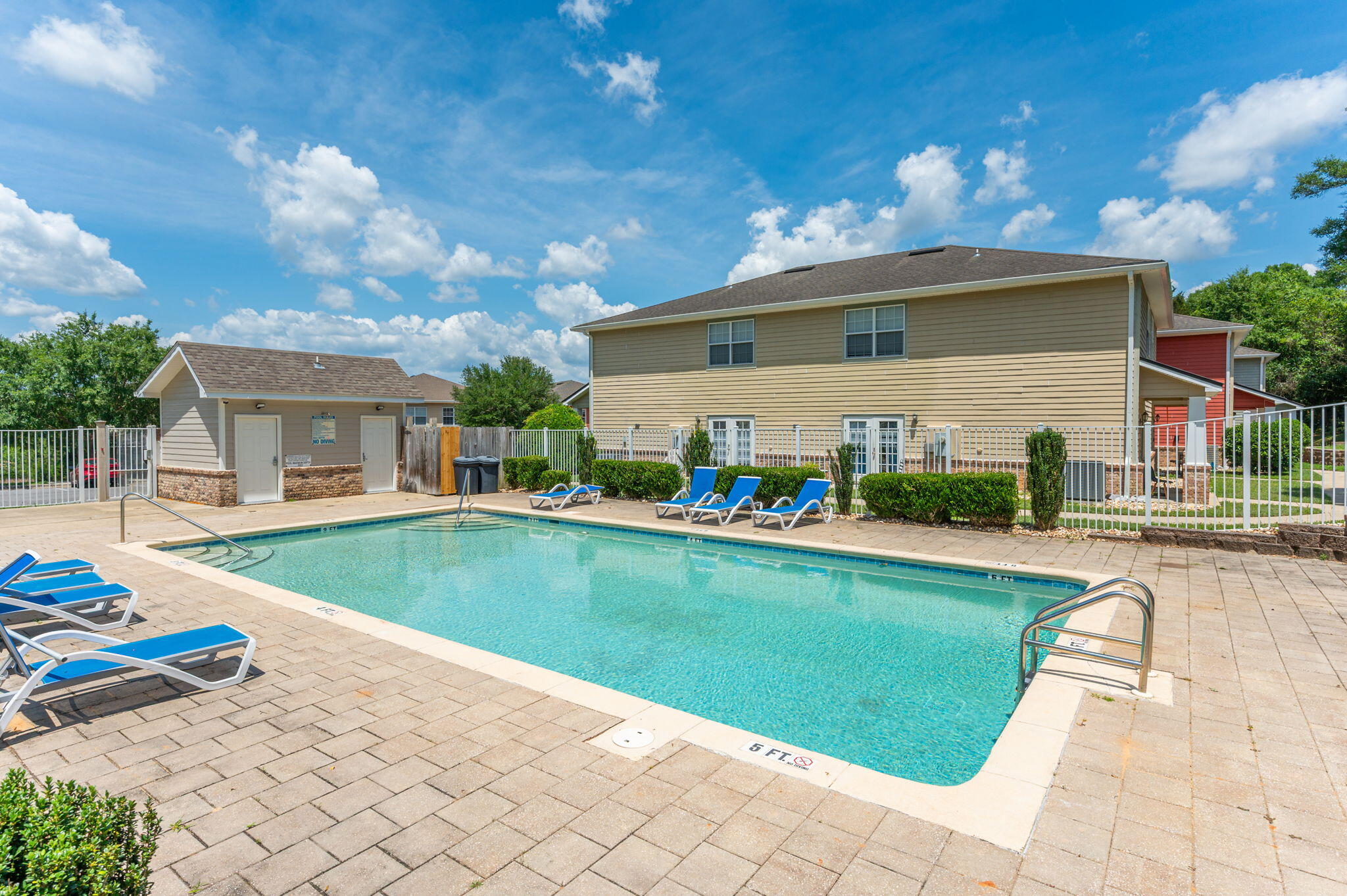 ARBOR LAKE - Residential