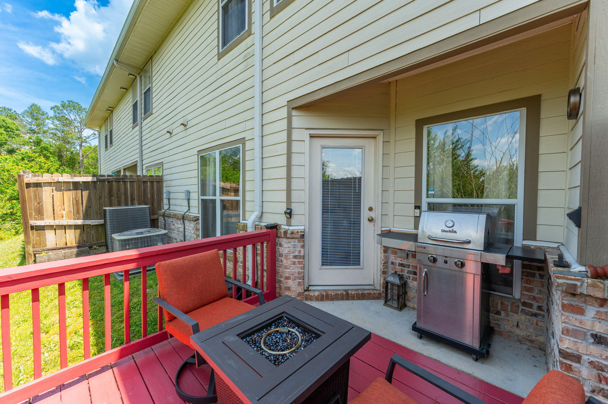 ARBOR LAKE - Residential