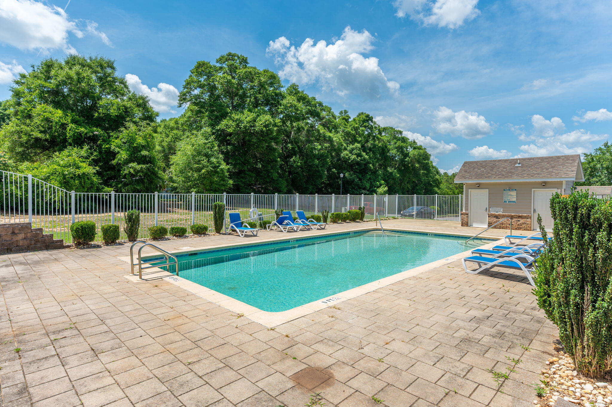 ARBOR LAKE - Residential