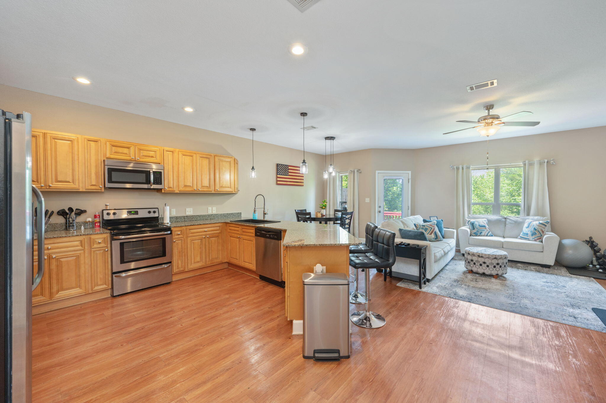 ARBOR LAKE - Residential