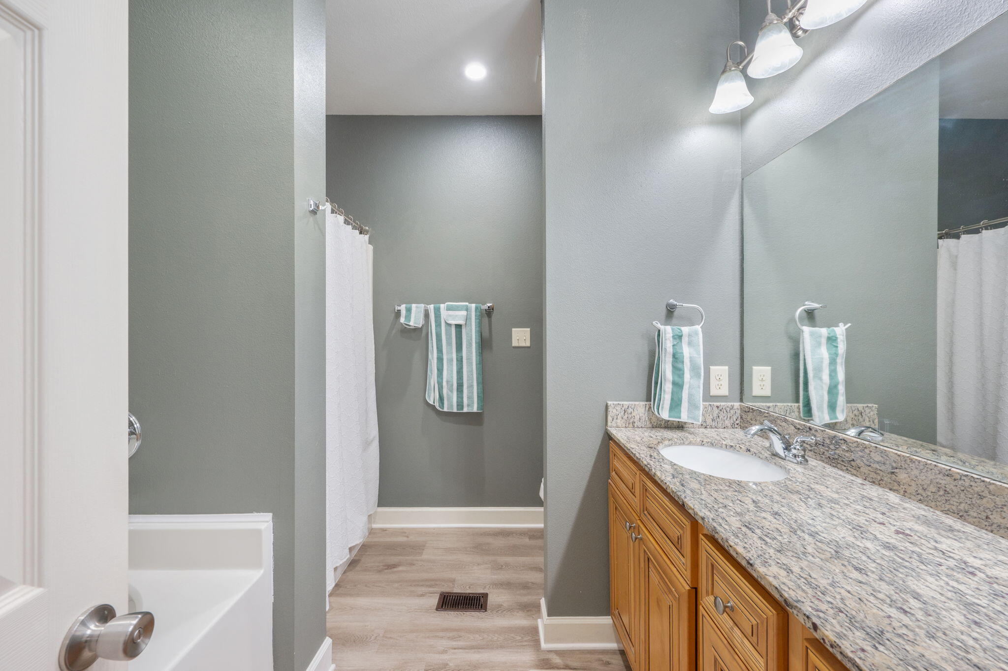 ARBOR LAKE - Residential