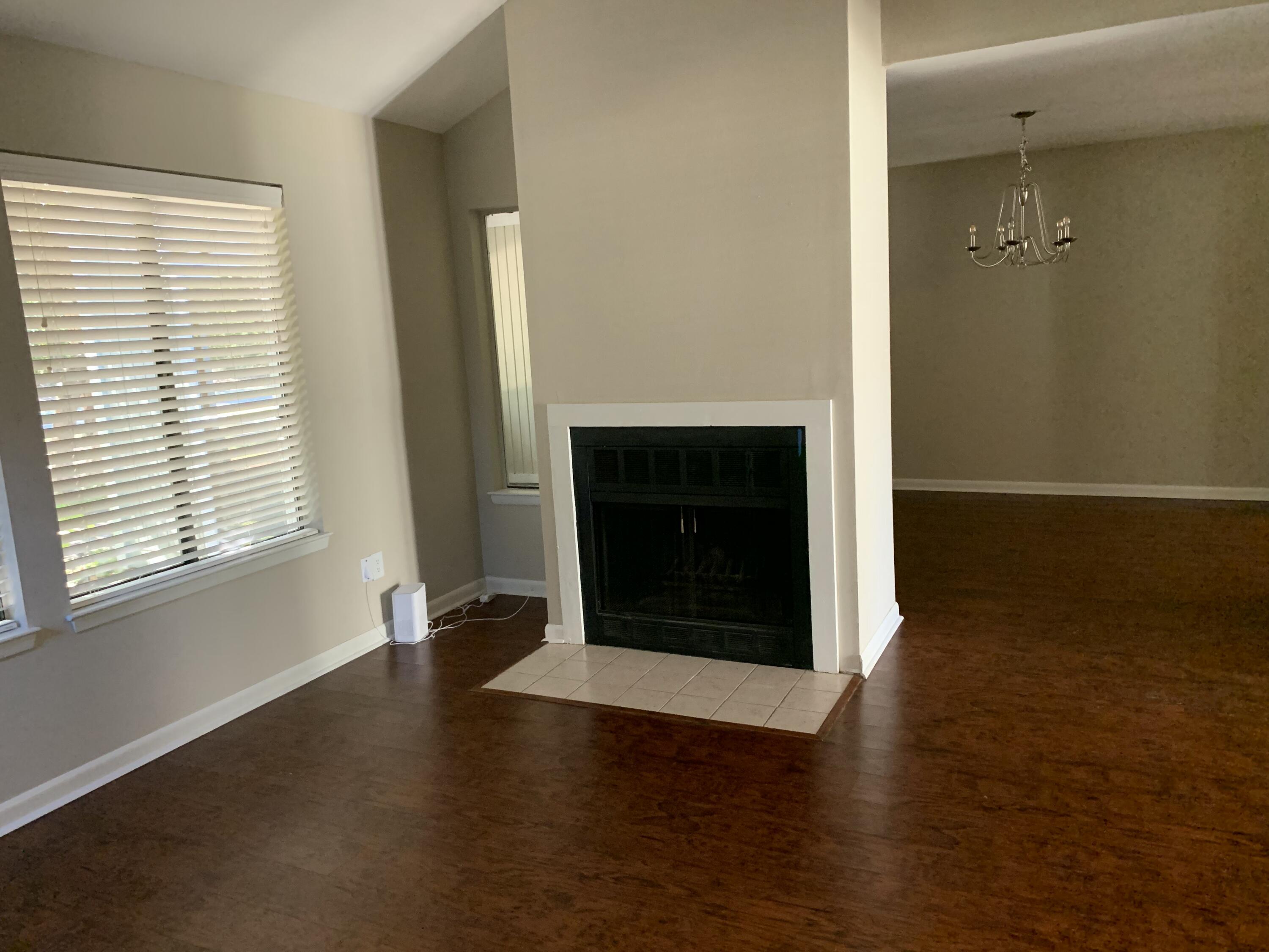 Bluewater Bay / 900 Royal Oak Village - Residential