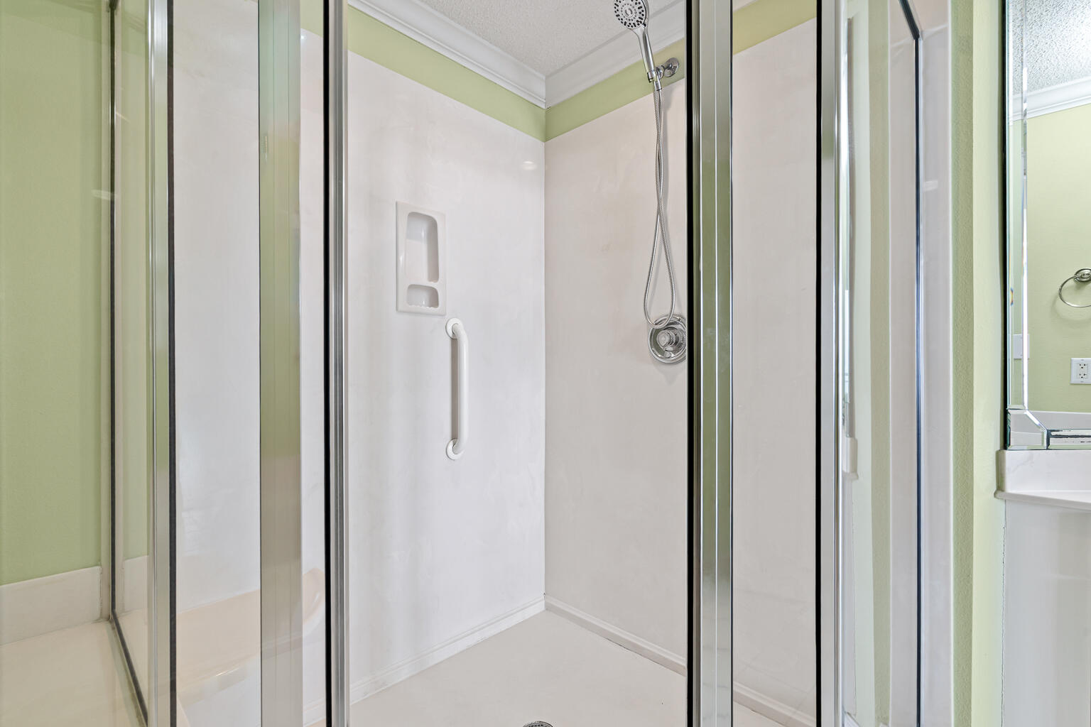 PEARL OF NAVARRE (THE) - Residential