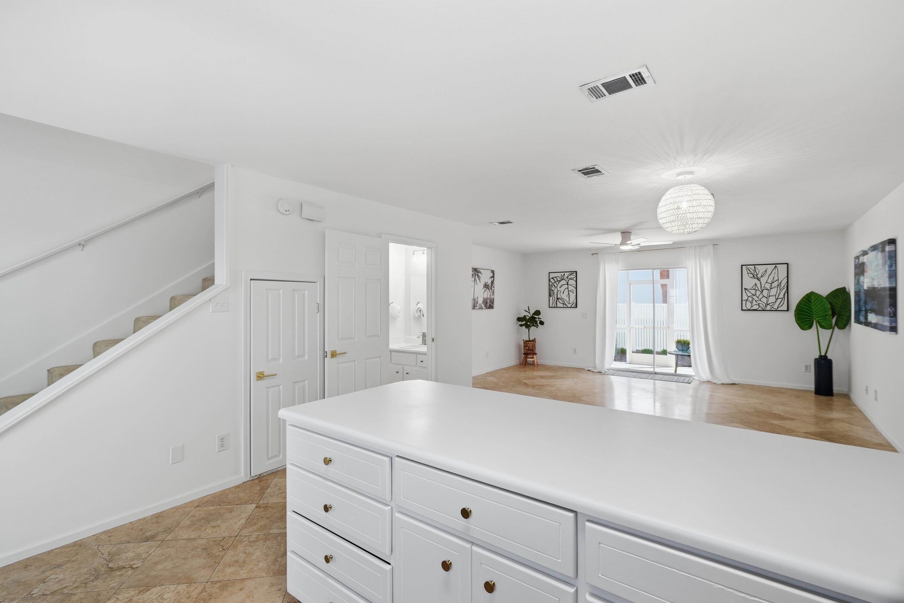 SUMMERLAKE T/H - Residential