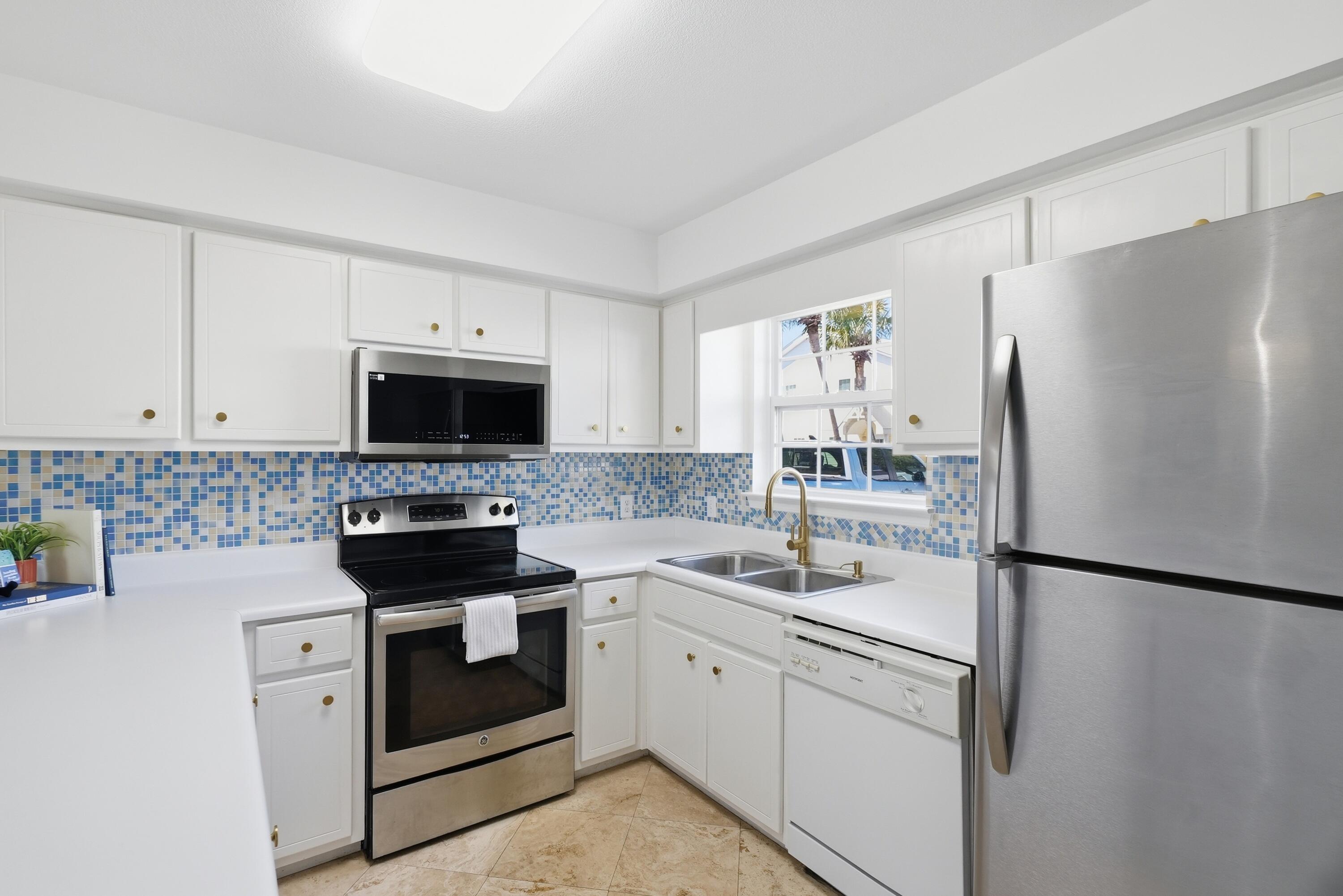 SUMMERLAKE T/H - Residential